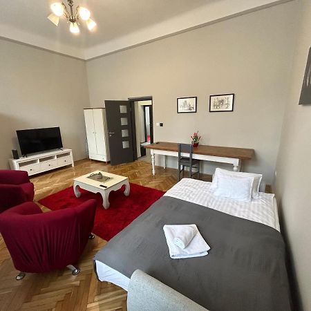 Fullmoon Apartments 2 Szeged Bagian luar foto