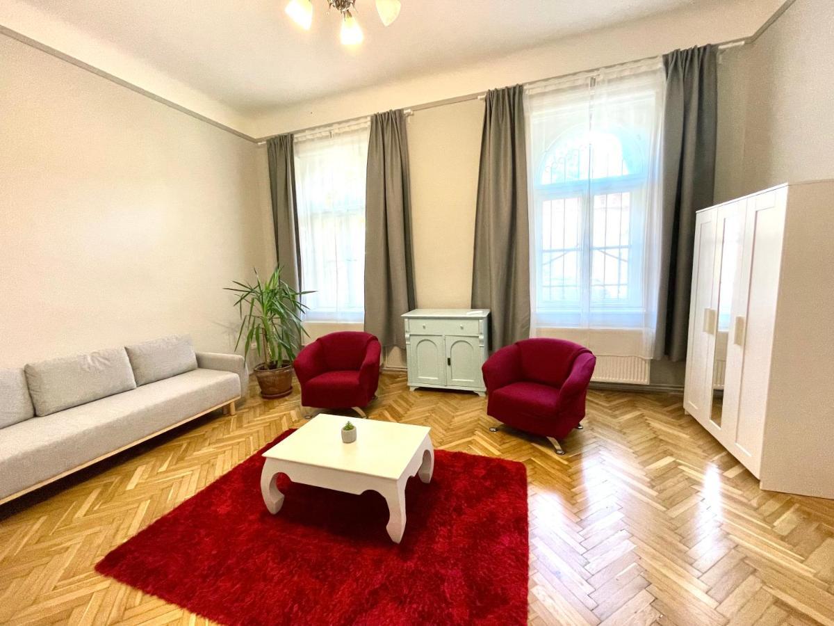Fullmoon Apartments 2 Szeged Bagian luar foto