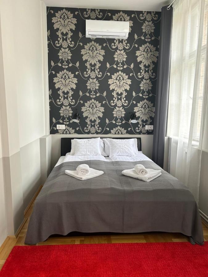 Fullmoon Apartments 2 Szeged Bagian luar foto